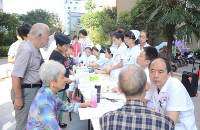 【中医护理服务，百姓乐享健康】陕西双博中医肝肾病医院 宏林尚品社区义诊活动